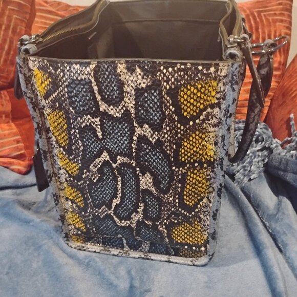 Coach snake print limited edition purse - Picture 3 of 5